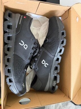 On Running Black Men's Cloudswift Lightweight Athletic Shoes